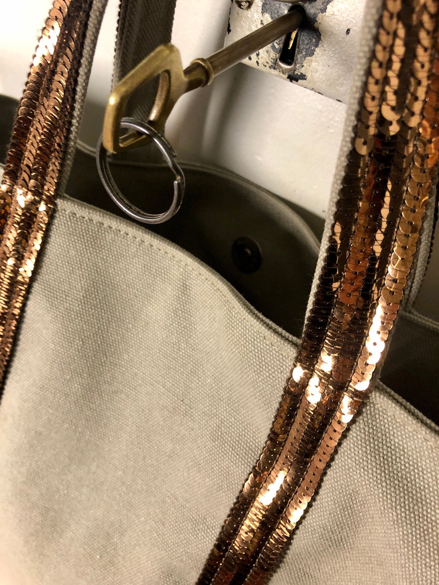 Cabas toile de coton beige et paillettes bronze