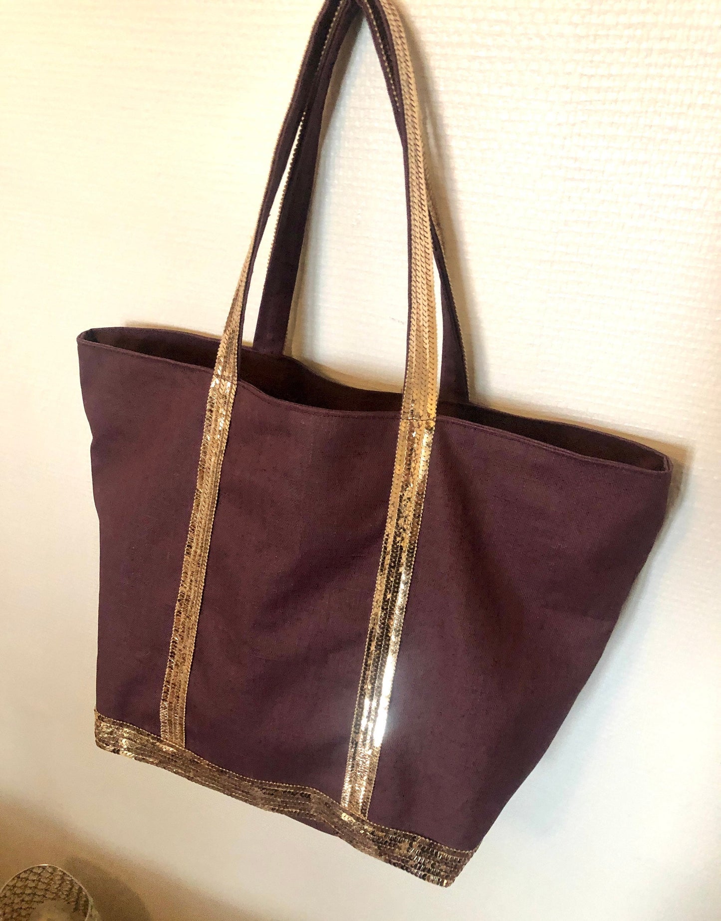 Sac cabas lin enduit prune paillettes dorés