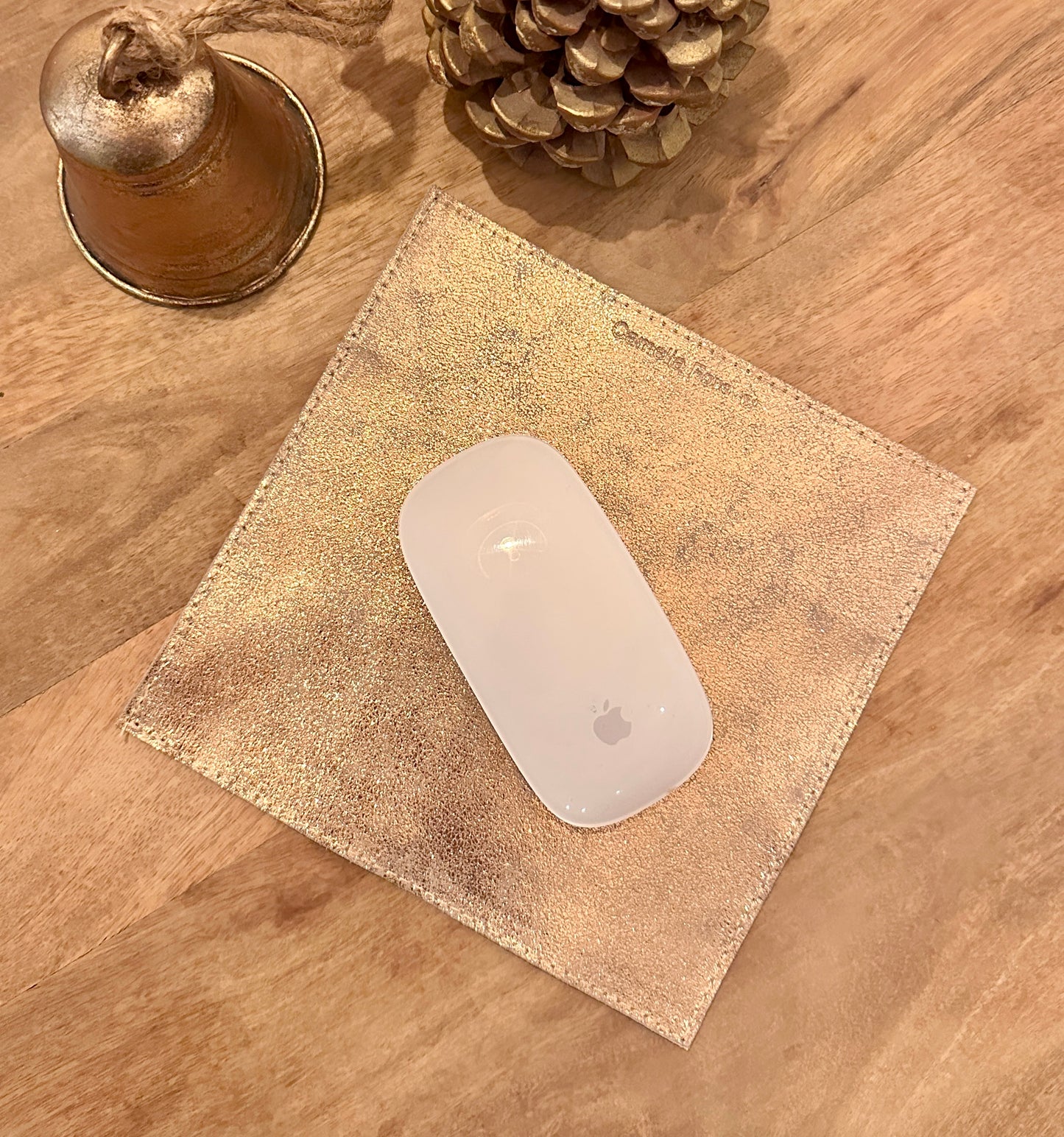 Tapis de souris luxe réversible – Cuir pleine fleur italien, côté doré scintillant et côté or rose