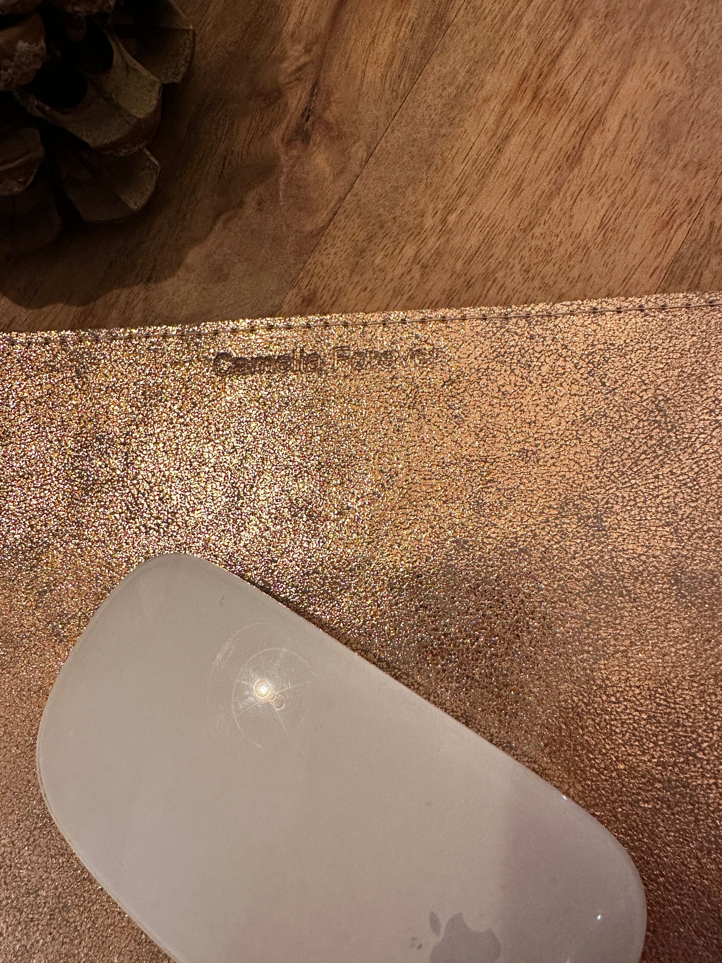 Tapis de souris luxe réversible – Cuir pleine fleur italien, côté doré scintillant et côté or rose