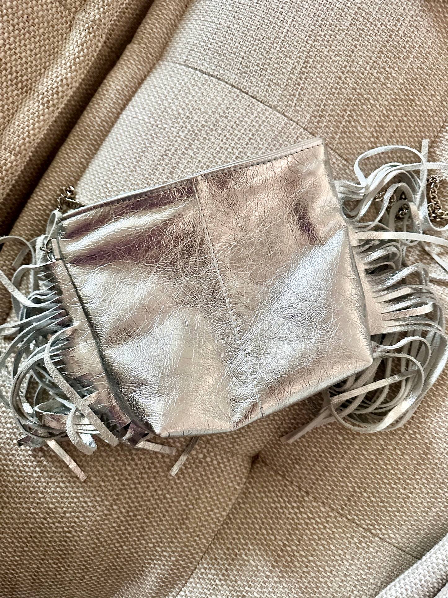 Sac à main cuir italien argenté à franges – Bandoulière & Pochette