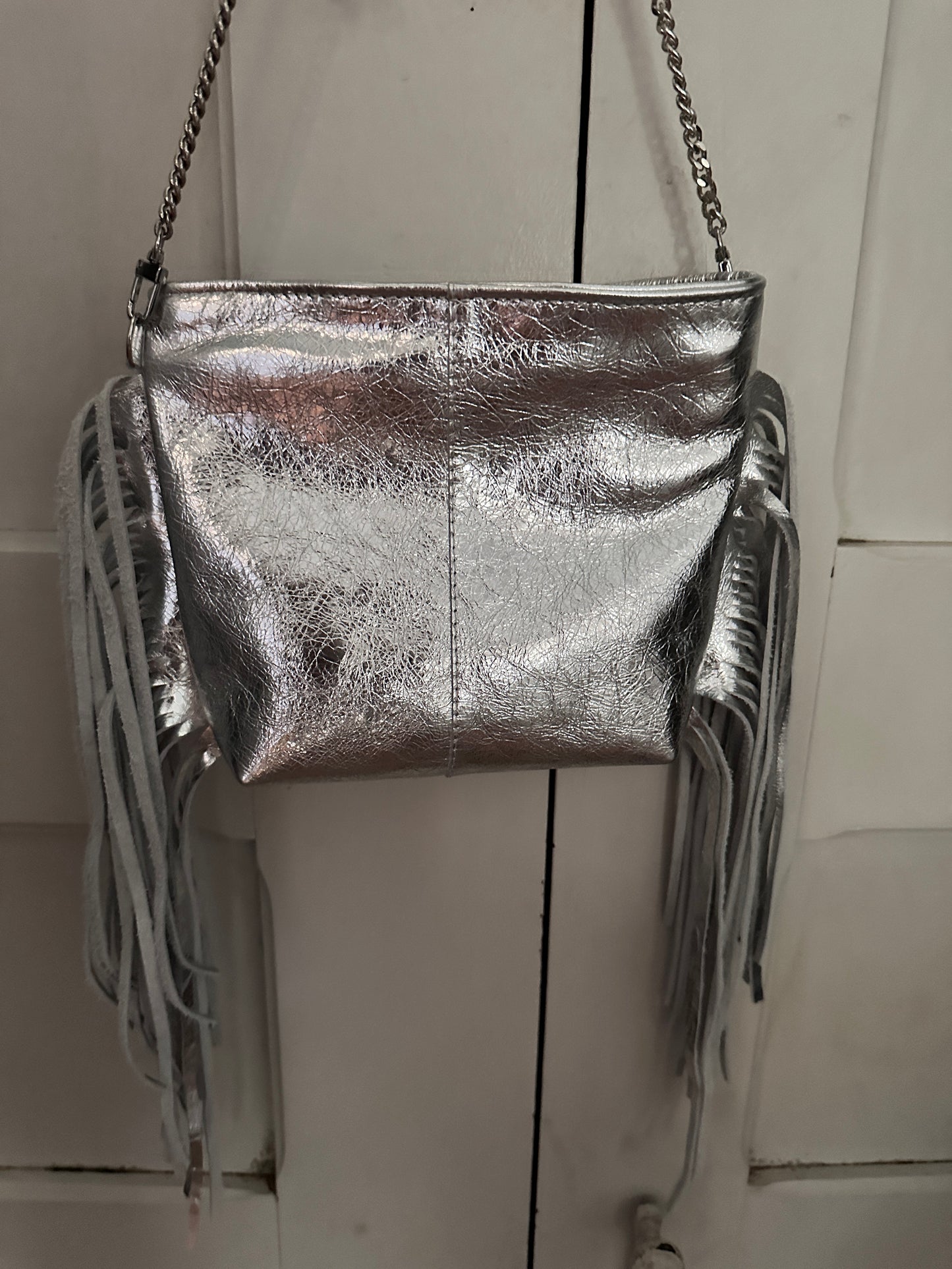 Sac à main cuir italien argenté à franges – Bandoulière & Pochette