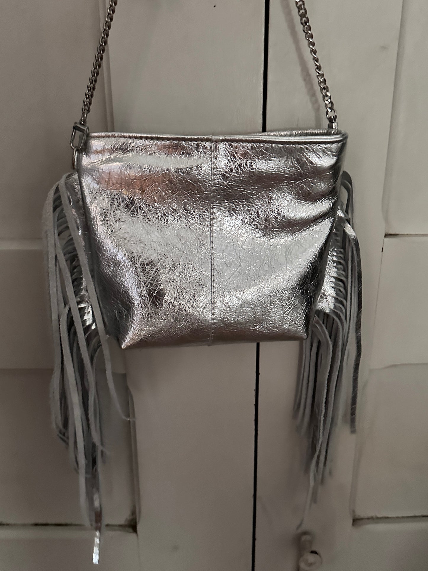 Sac à main cuir italien argenté à franges – Bandoulière & Pochette