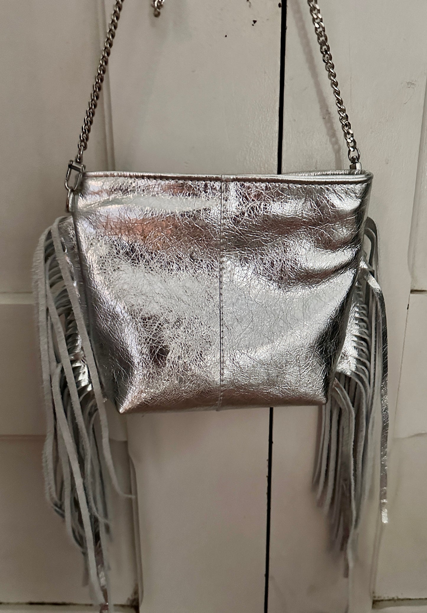 Sac à main cuir italien argenté à franges – Bandoulière & Pochette