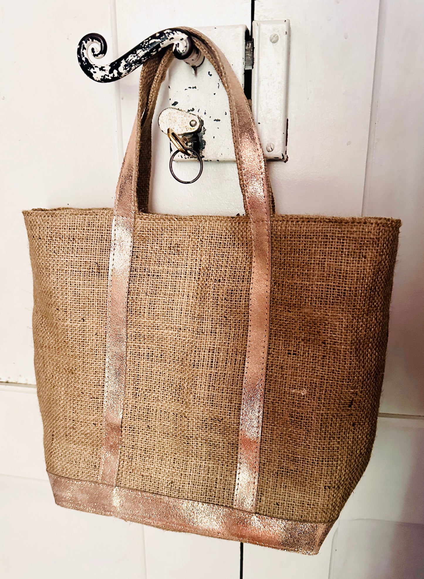 Handmade Jute Tote Bag with Rose Gold Leather – Cotton Lined Summer Beach Shoulder Bag with Zip Pocket & Magnetic Clasp
