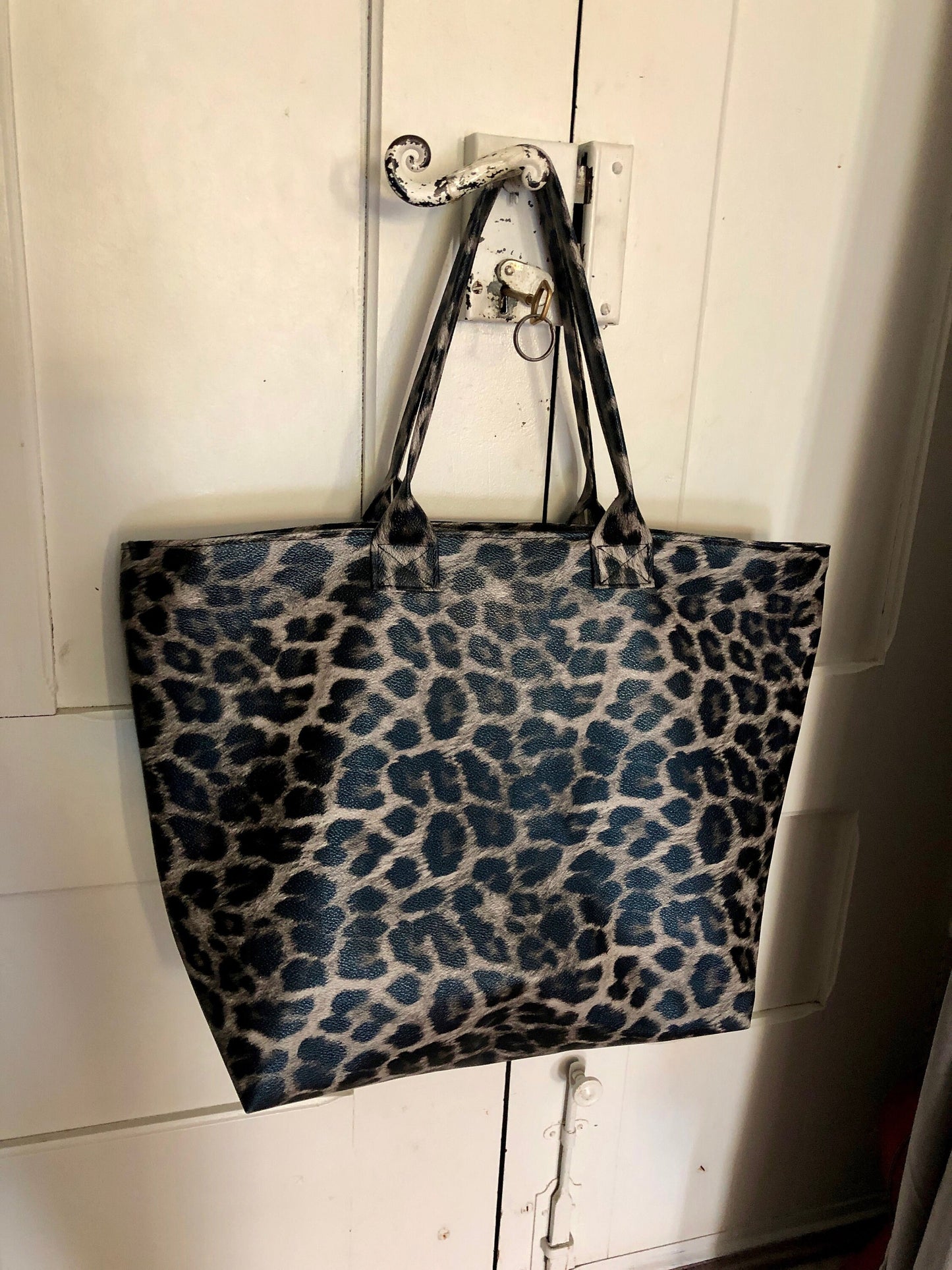 Leopard shoulder tote bag