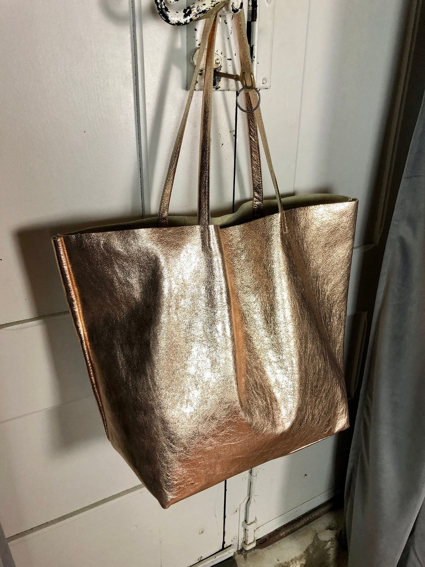 Grande sac cabas en cuir or rosé personalisé, tote bag monogram, sac shopping cuir avec initiales, sac à main personnalisé