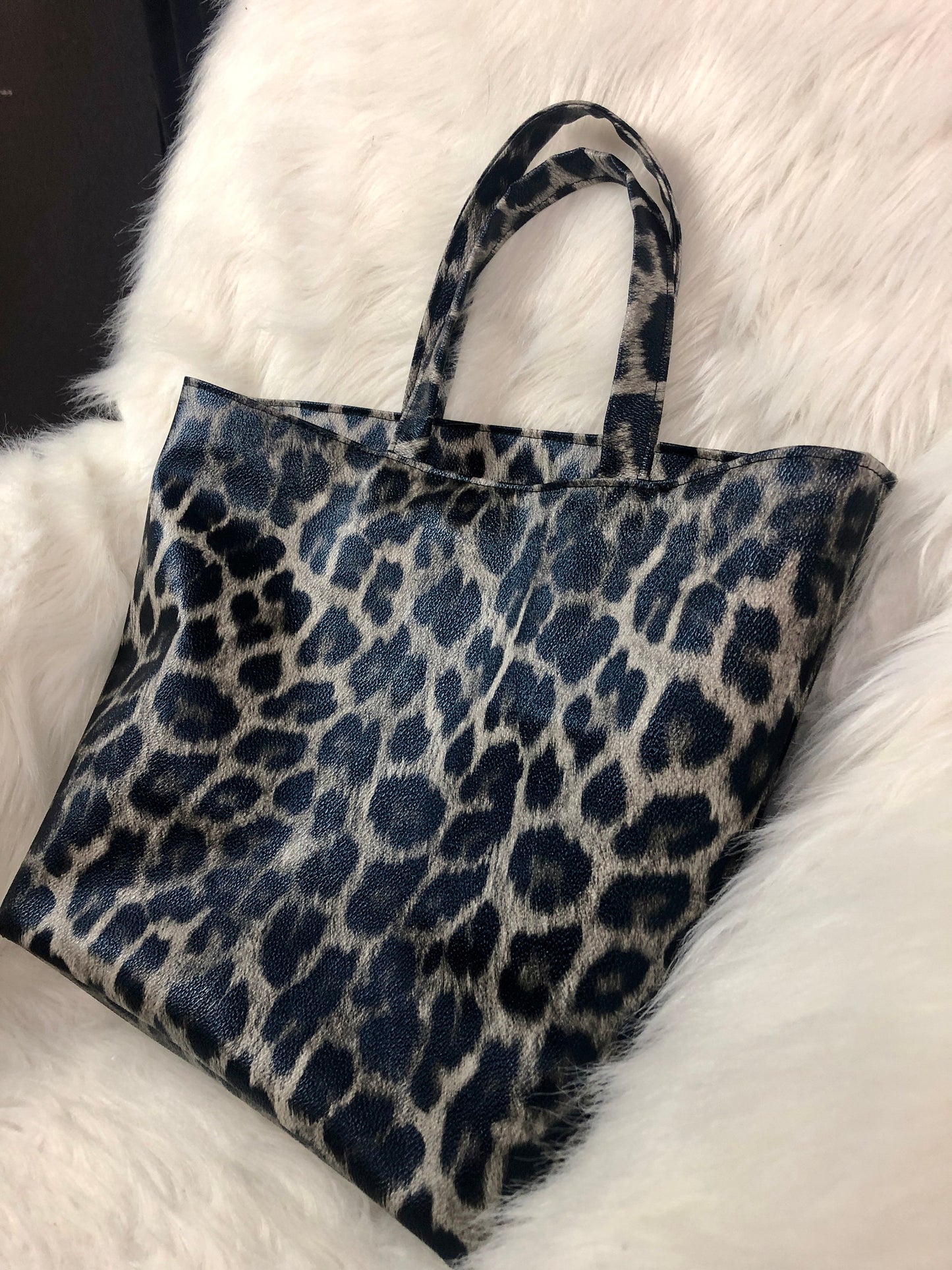 Faux leather leopard print tote bag