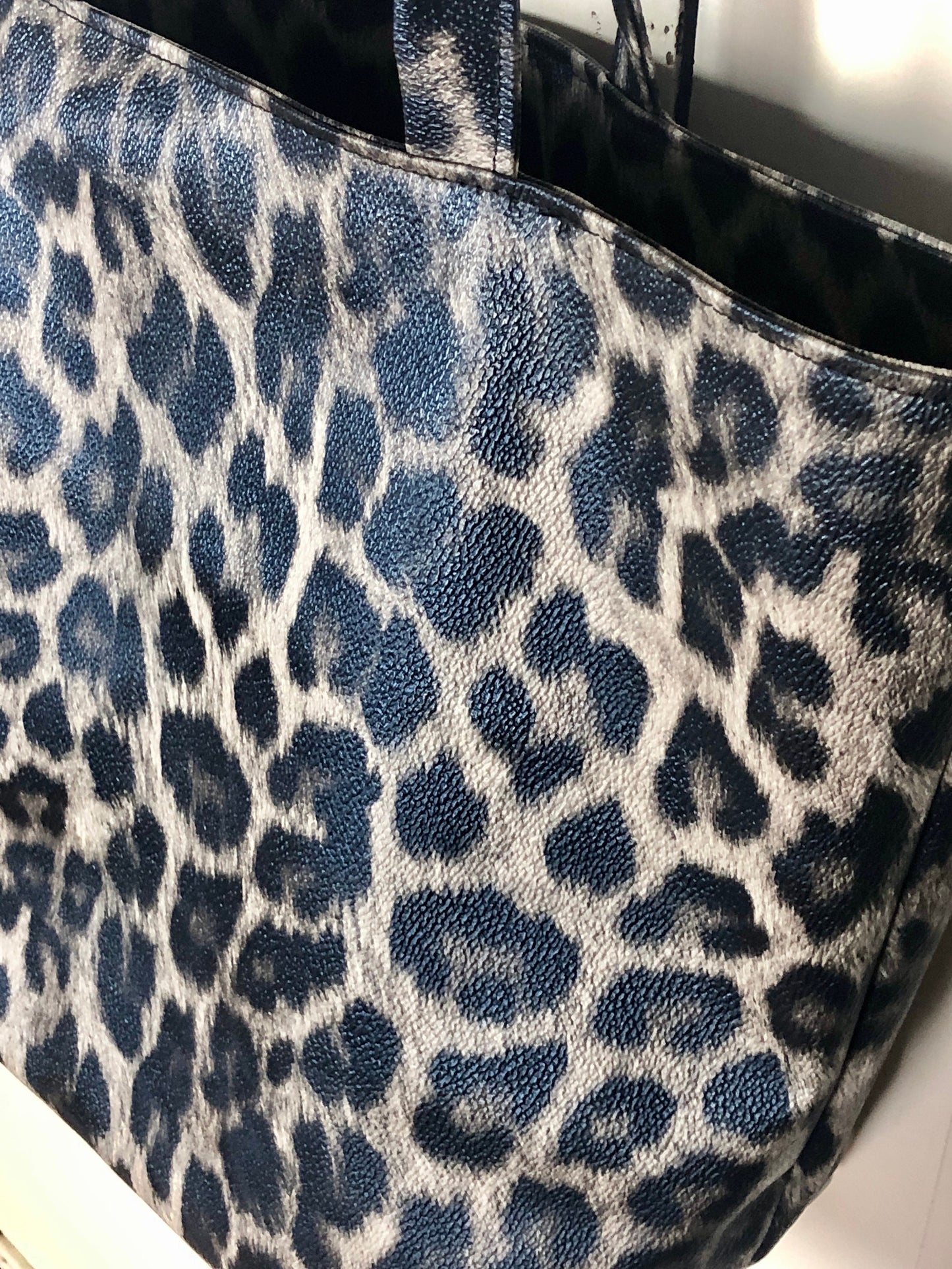 Faux leather leopard print tote bag