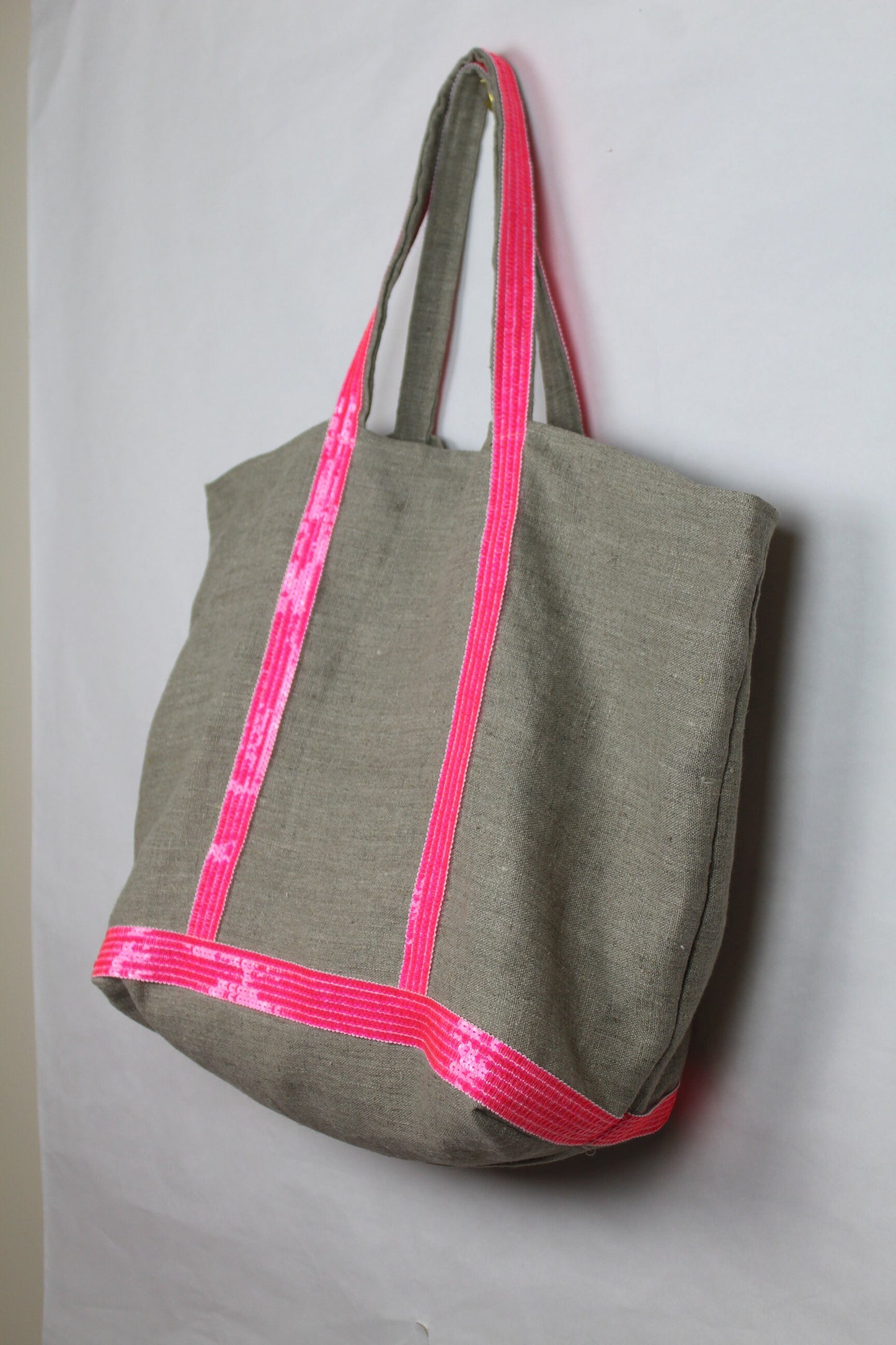 Sac cabas en  lin lavé naturel, cabas de plage en lin, sac paillettes rose fluo