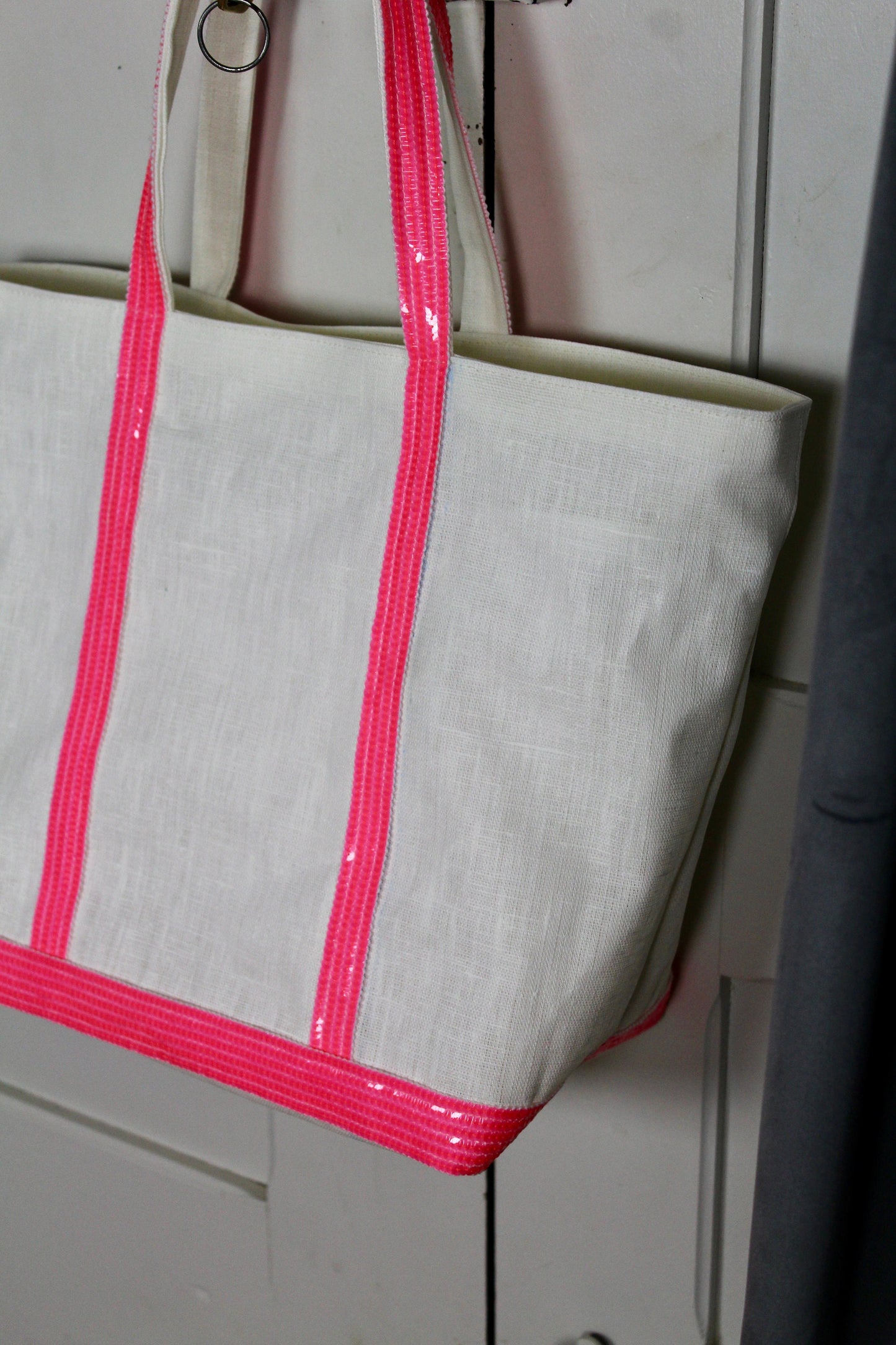 White coated linen bag with neon pink sequins, waterproof linen beach bag with sequins, shoulder handbag for summer