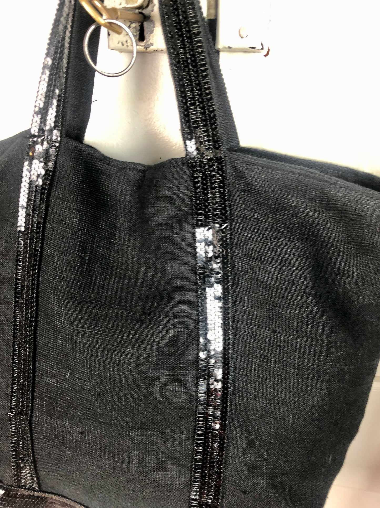 Sac cabas en lin noir sequins noirs