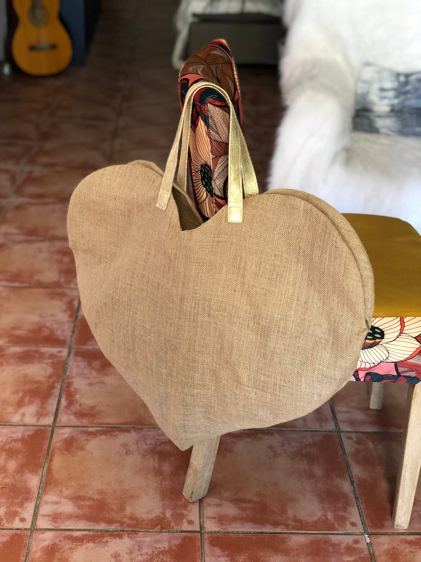 Enorme fourre tout coeur en toile de jute, sac de plage oversize en jute et cuir, sac boho XXL, cabas hyper grand porté épaule