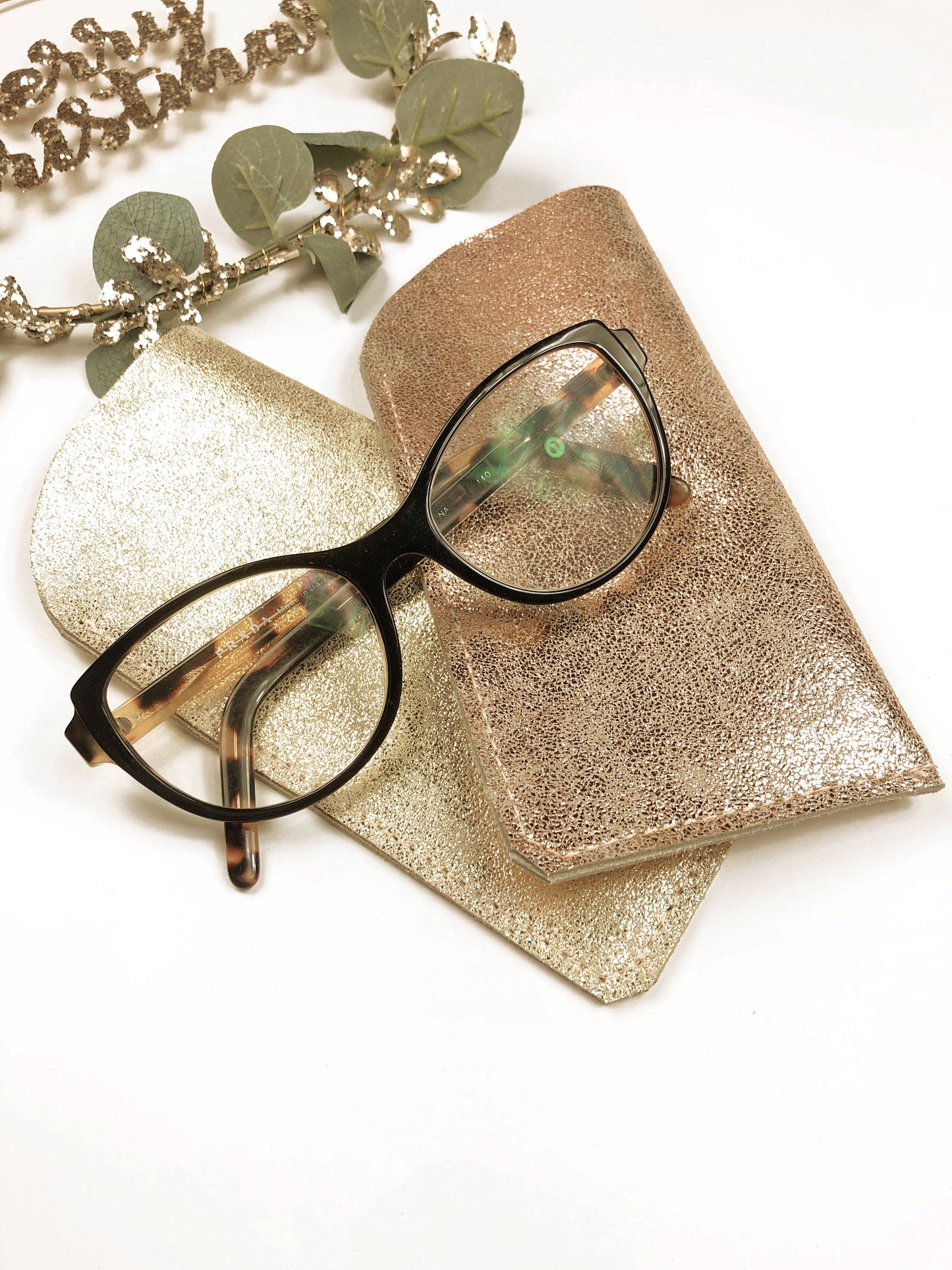 Gold leather glasses case, gold glasses protector for women, customizable gift, sunglasses pouch
